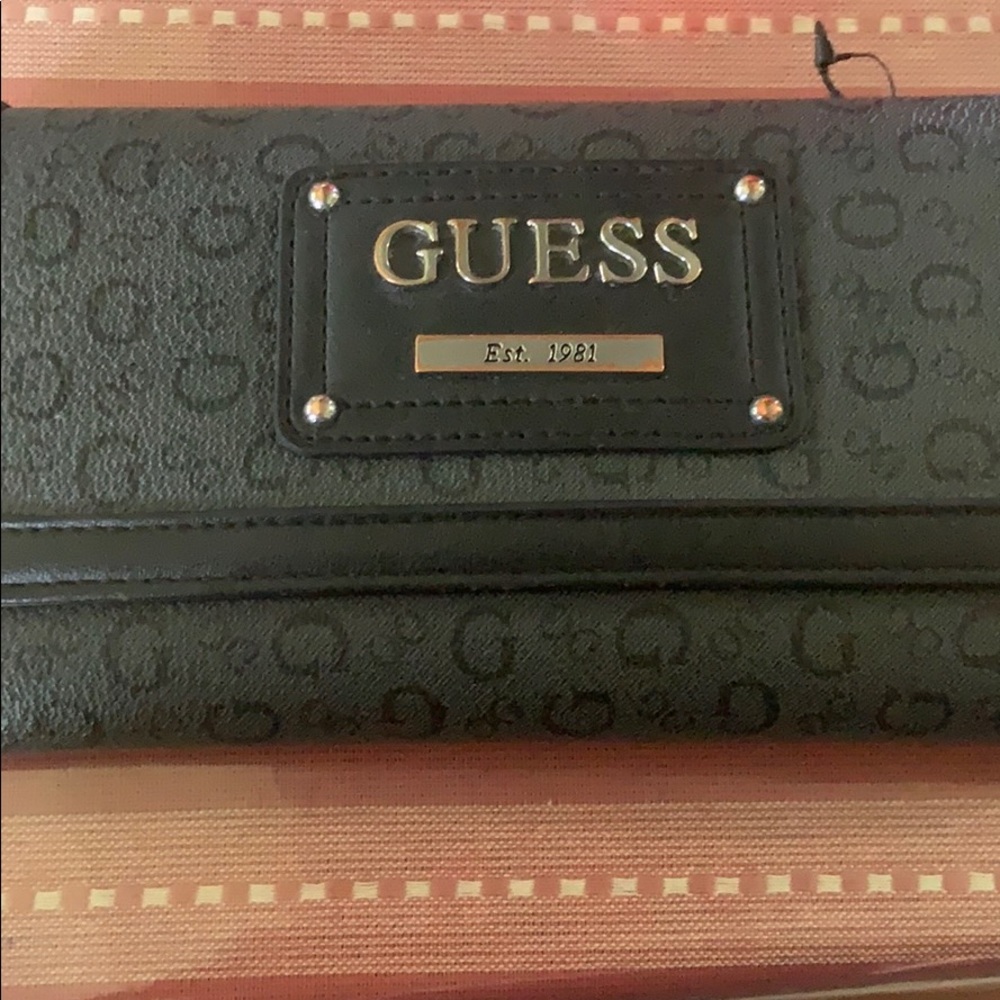 Guess wallet black